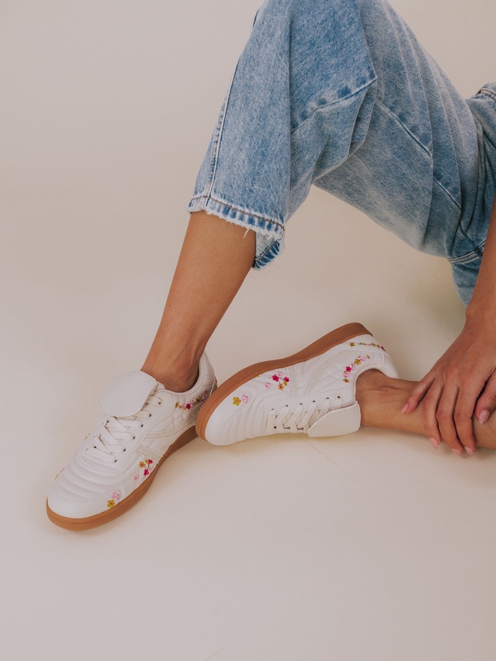 Steve Madden Madrid Floral Embroidered Lace Up Women’s Beige Sneakers Size 10